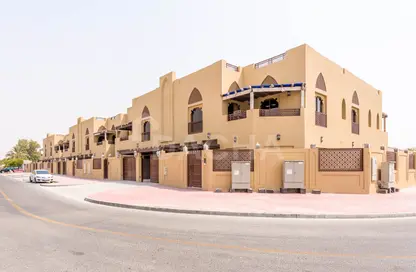 Villa - 4 Bedrooms - 6 Bathrooms for rent in Jumeirah 3 Villas - Jumeirah 3 - Jumeirah - Dubai