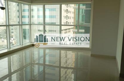 Office Space - 2 Bedrooms - 2 Bathrooms for rent in Crystal Plaza - Al Majaz 1 - Al Majaz - Sharjah