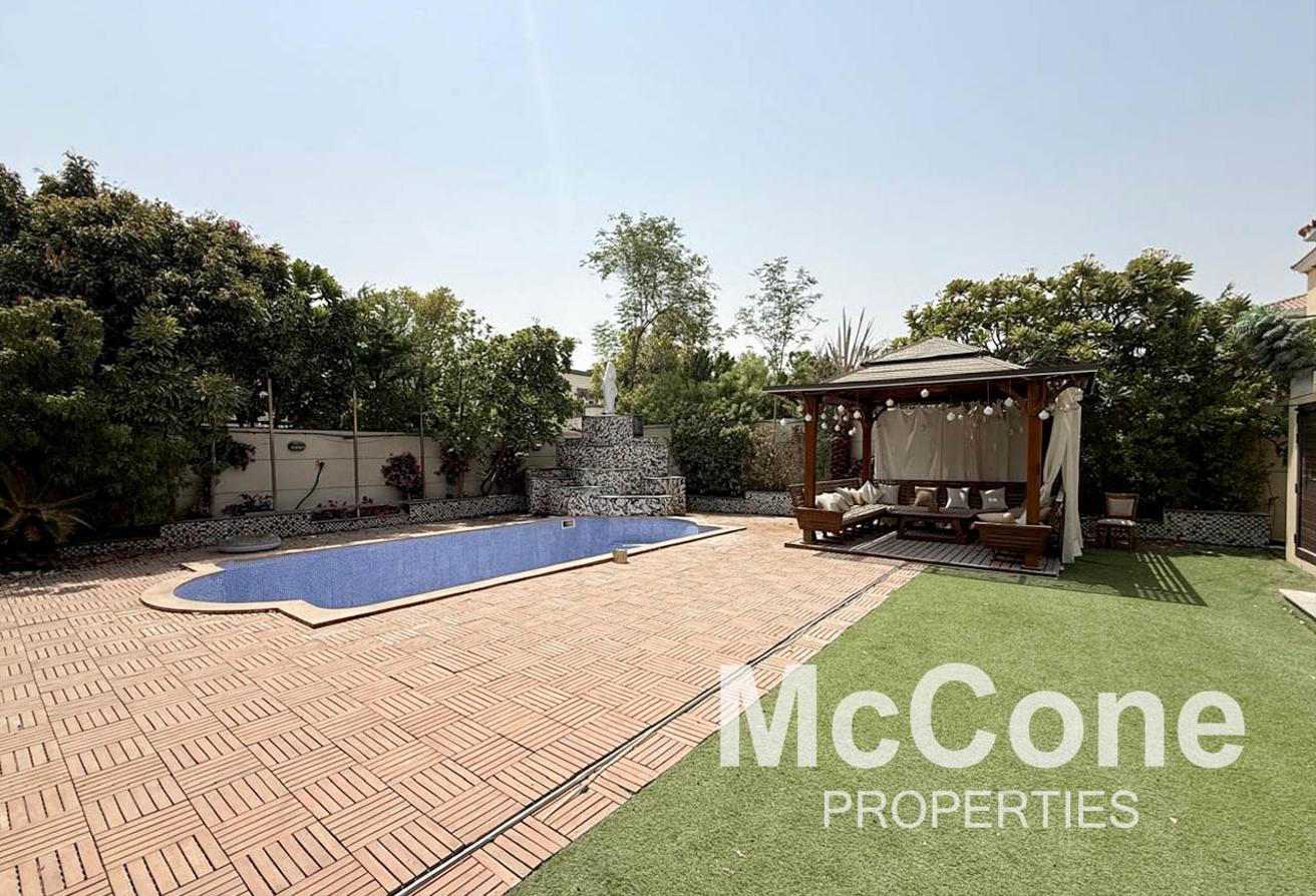 Luxury | Private Pool And Sauna | Prime Location photo 26