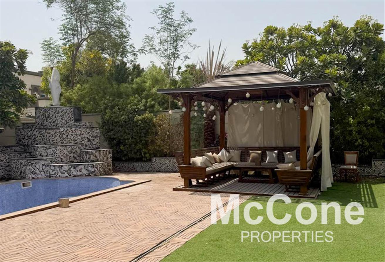 Luxury | Private Pool And Sauna | Prime Location photo 25