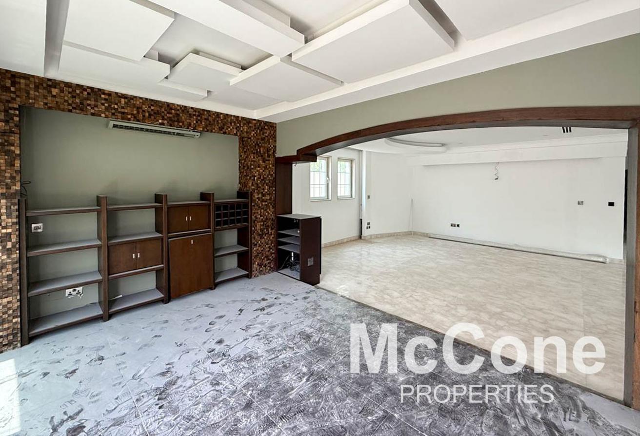 Luxury | Private Pool And Sauna | Prime Location photo 5