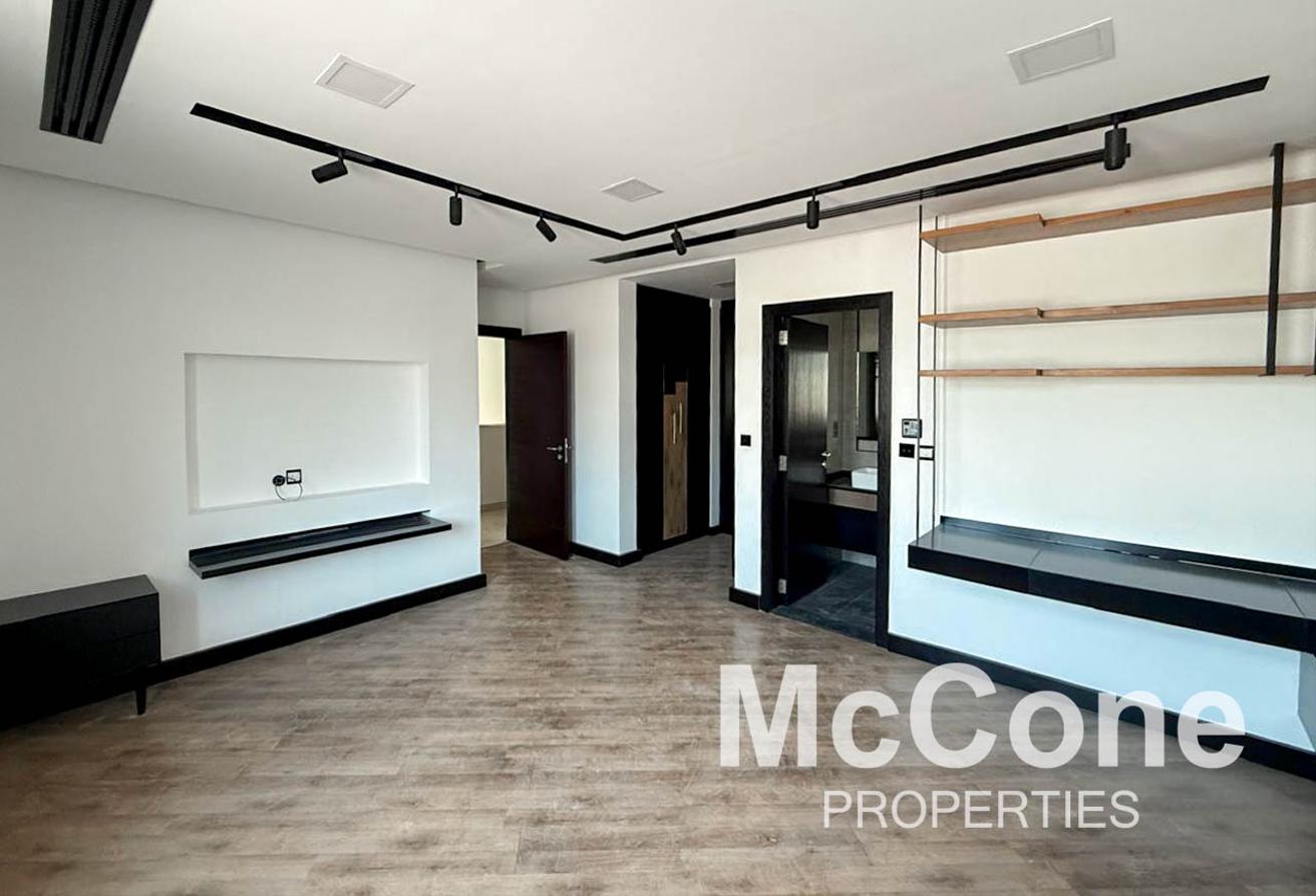 Luxury | Private Pool And Sauna | Prime Location photo 15