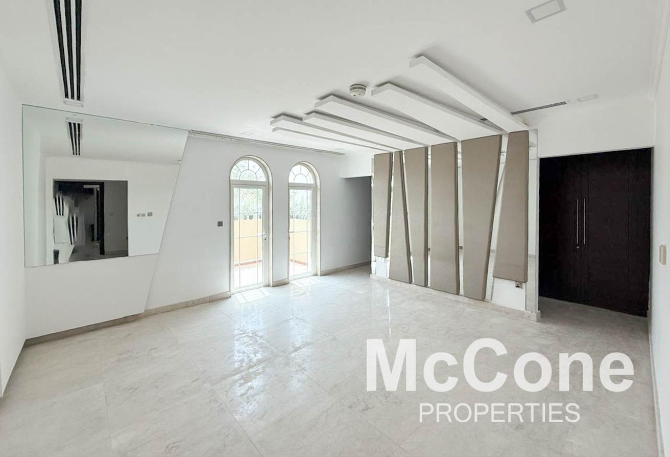 Luxury | Private Pool And Sauna | Prime Location photo 6