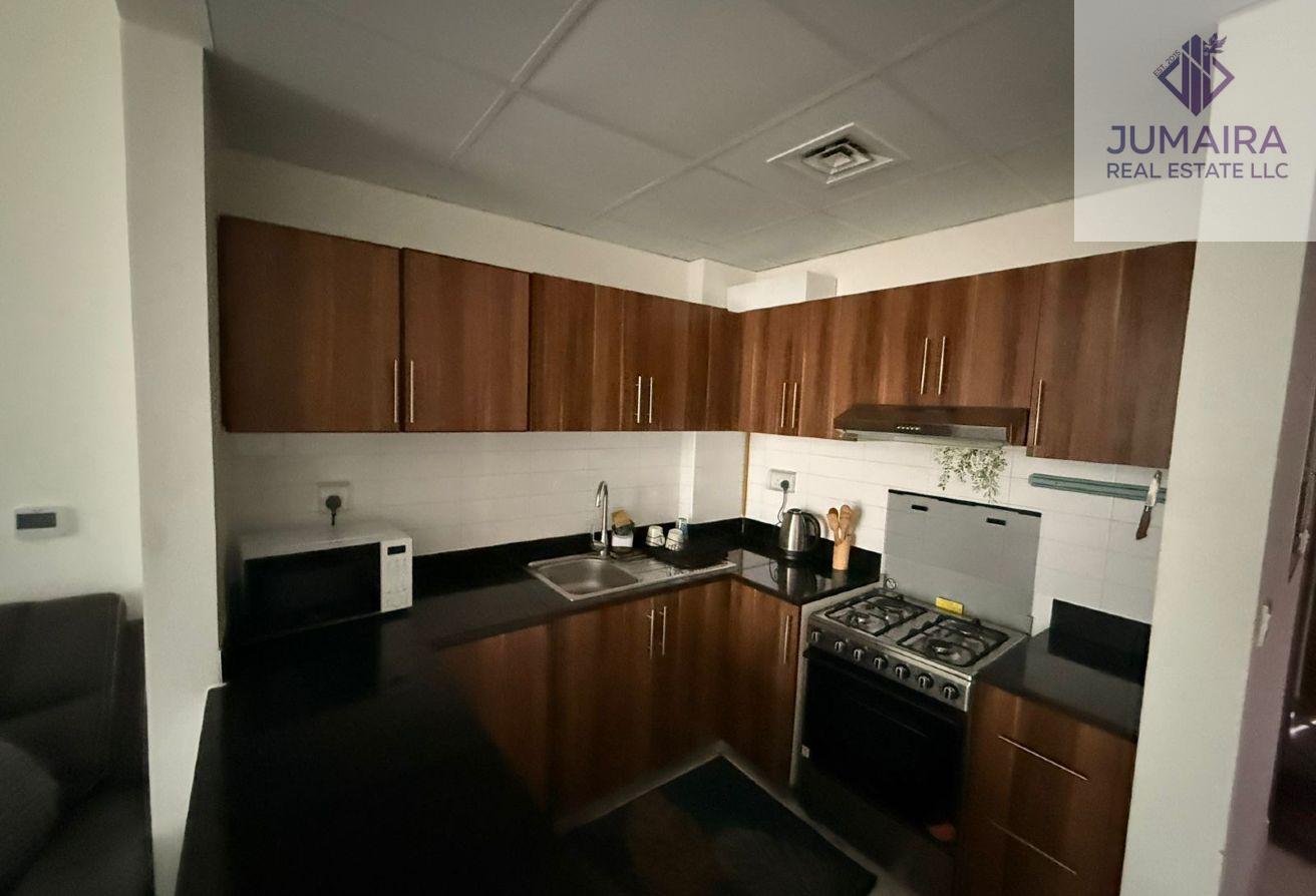 Modern Studio with Golf Views | Fully Furnished