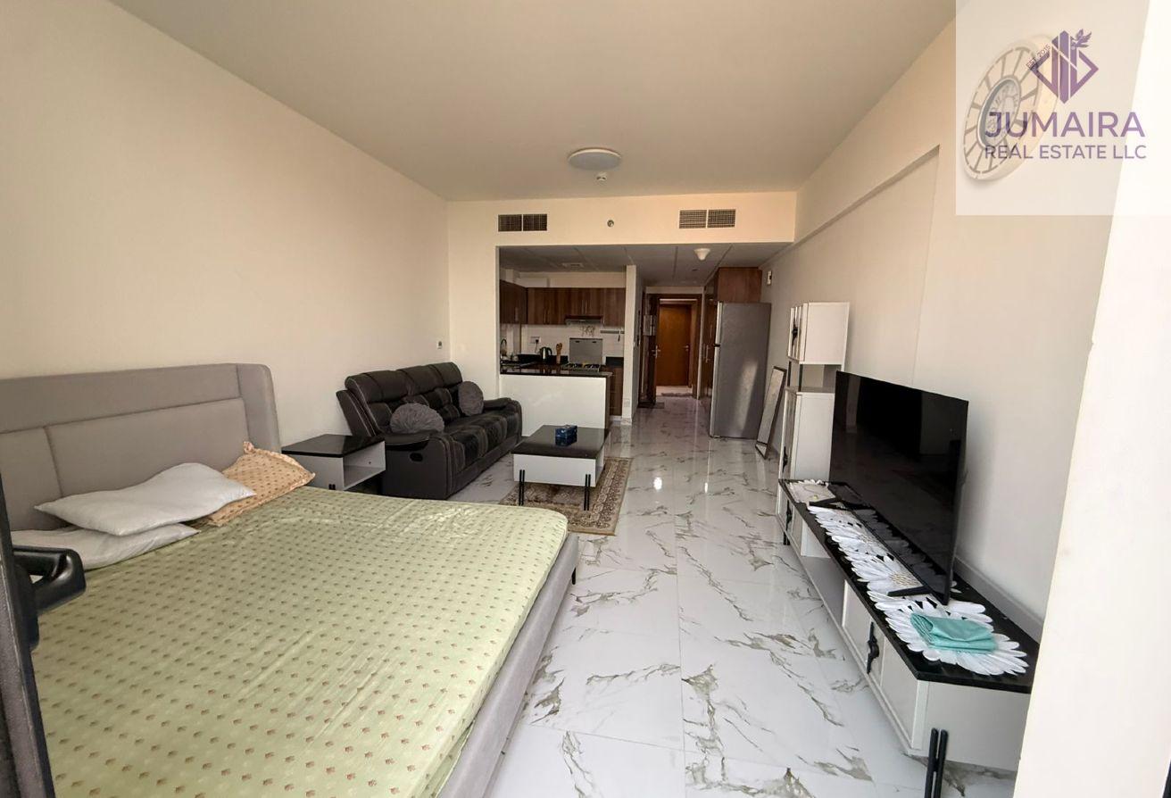 Modern Studio with Golf Views | Fully Furnished