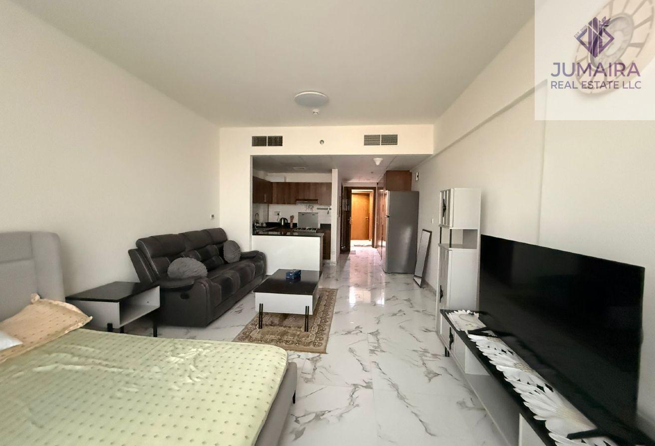 Modern Studio with Golf Views | Fully Furnished