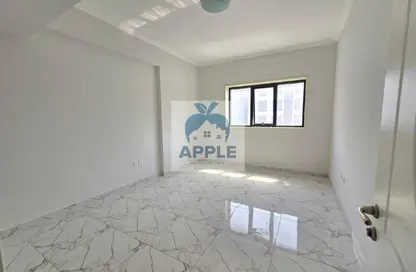 شقة - 2 غرف نوم - 2 حمامات للايجار في تجارية مويلح - الشارقة