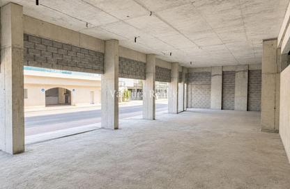 Shop - Studio for rent in Al Karama - Dubai