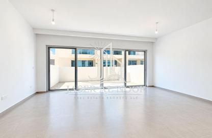 Townhouse - 4 - 4 for rent in Verona - Damac Hills 2 - Dubai Townhouse - 4 - 4 for rent in Verona - Damac Hills 2 - Dubai