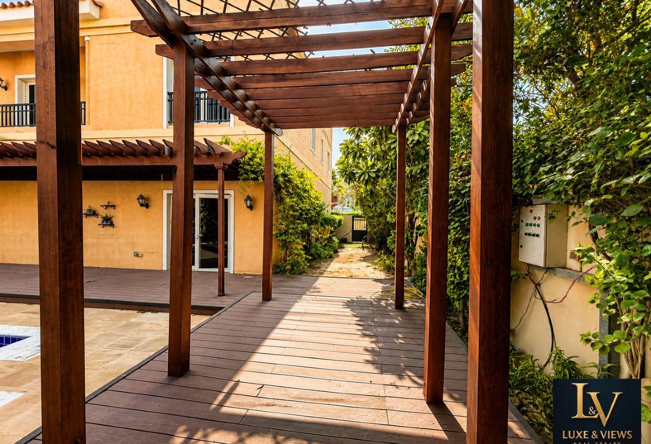 5BR Upgraded | Pool | Lush Garden | Pergola | Park photo 27