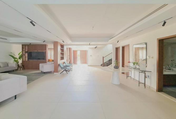 77383842 - Property Image 3