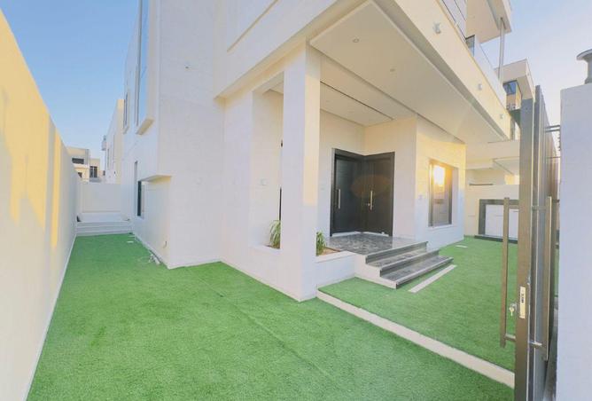 100387993 - Property Image 2