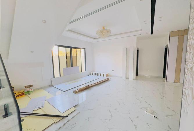 100387993 - Property Image 3