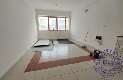 Apartment - Studio - 1 Bathroom for rent in Umm Hurair 1 - Umm Hurair - Dubai