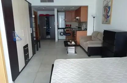 شقة - 1 حمام للايجار في جلوبال ليك فيو - (JLT) مجمع E - أبراج بحيرات الجميرا - دبي