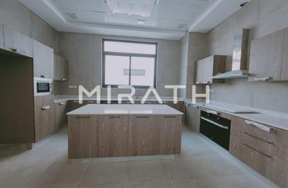 Villa - 5 Bedrooms - 5 Bathrooms for rent in Jumeirah 3 Villas - Jumeirah 3 - Jumeirah - Dubai