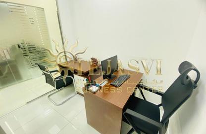 Office Space - Studio - 1 Bathroom for rent in Red Avenue - Al Garhoud - Dubai