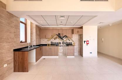 Apartment - 2 Bedrooms - 3 Bathrooms for rent in Rose Building - Al Jaddaf - Dubai Apartment - 2 Bedrooms - 3 Bathrooms for rent in Rose Building - Al Jaddaf - Dubai