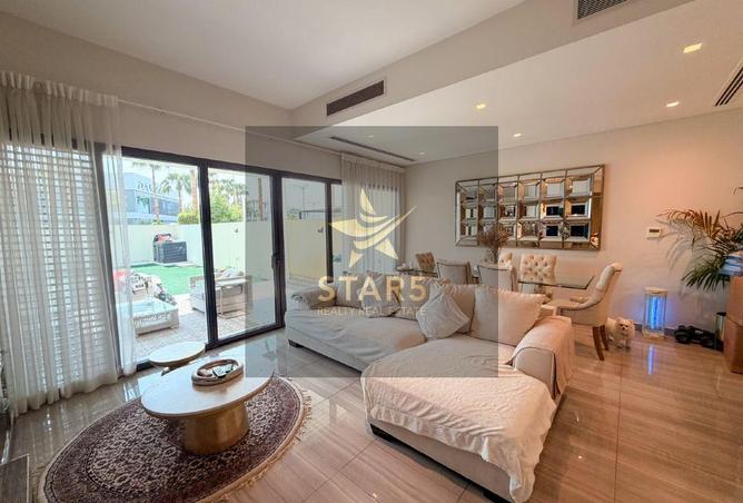 4-bed townhouse in Silver Springs 3 · Rented — photo 2