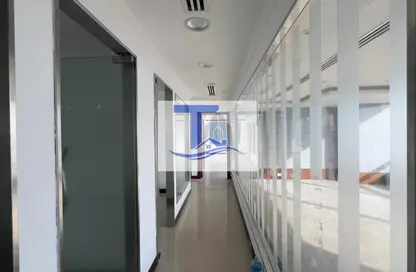 مكتب - استوديو - 2 حمامات للايجار في شارع الوحدة - الوحدة - أبوظبي