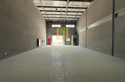 Warehouse - Studio - 1 Bathroom for rent in RAS - Umm Ramool - Dubai