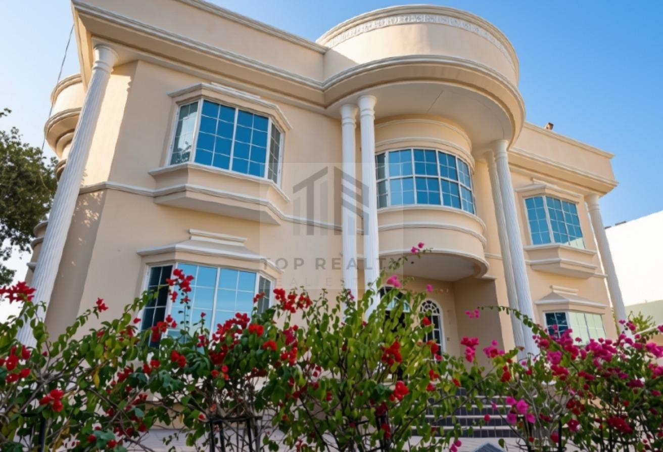 Exclusive 5BR+ 2Outdoor Maids Room|Flex Cheques photo 2