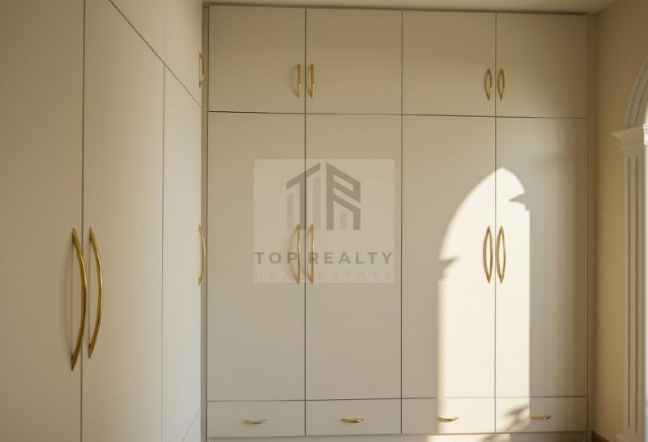 Exclusive 5BR+ 2Outdoor Maids Room|Flex Cheques photo 9