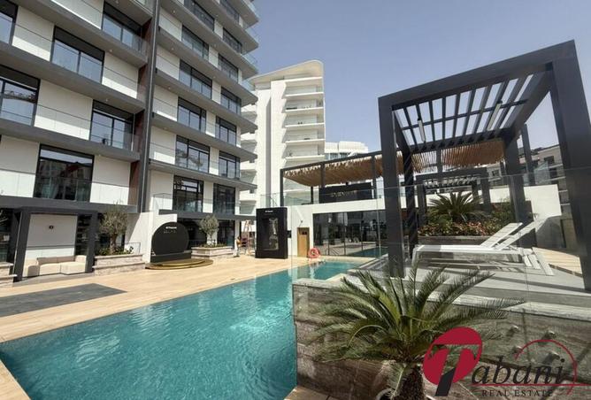 مفروشة بالكامل | إطلالة على الحديقة | شقة عصرية بغرفة نوم واحدة + غرفة دراسة