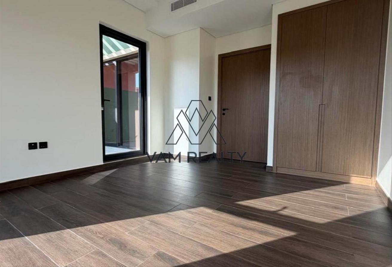 Brand New | Back-to-Back | First Tenant | Spacious photo 7