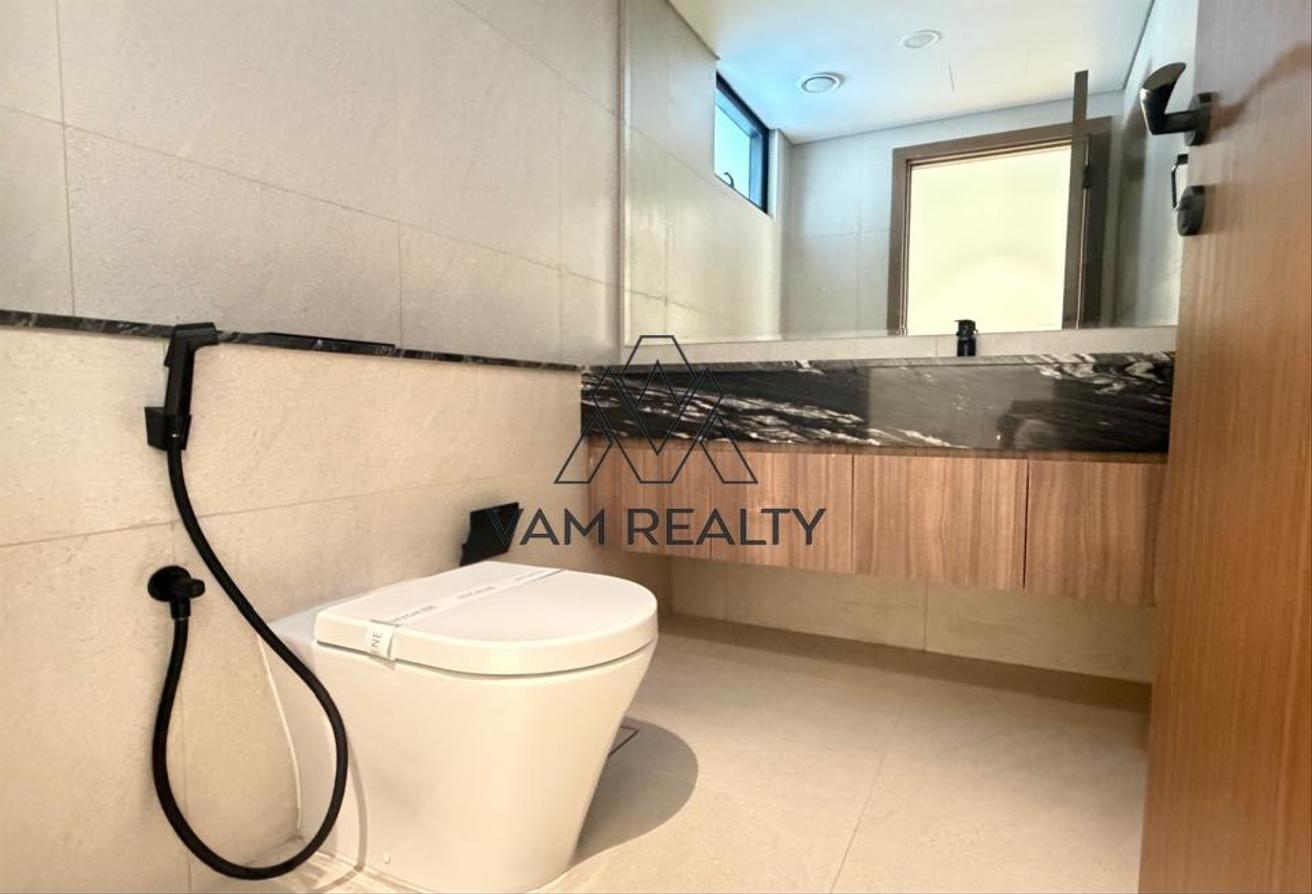 Brand New | Back-to-Back | First Tenant | Spacious photo 12