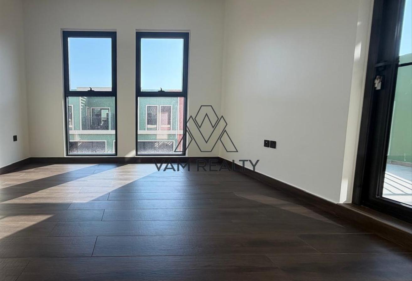 Brand New | Back-to-Back | First Tenant | Spacious photo 5