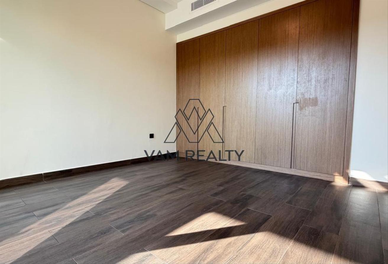 Brand New | Back-to-Back | First Tenant | Spacious photo 13