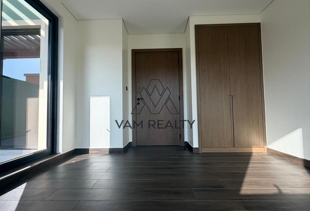 Brand New | Back-to-Back | First Tenant | Spacious photo 11
