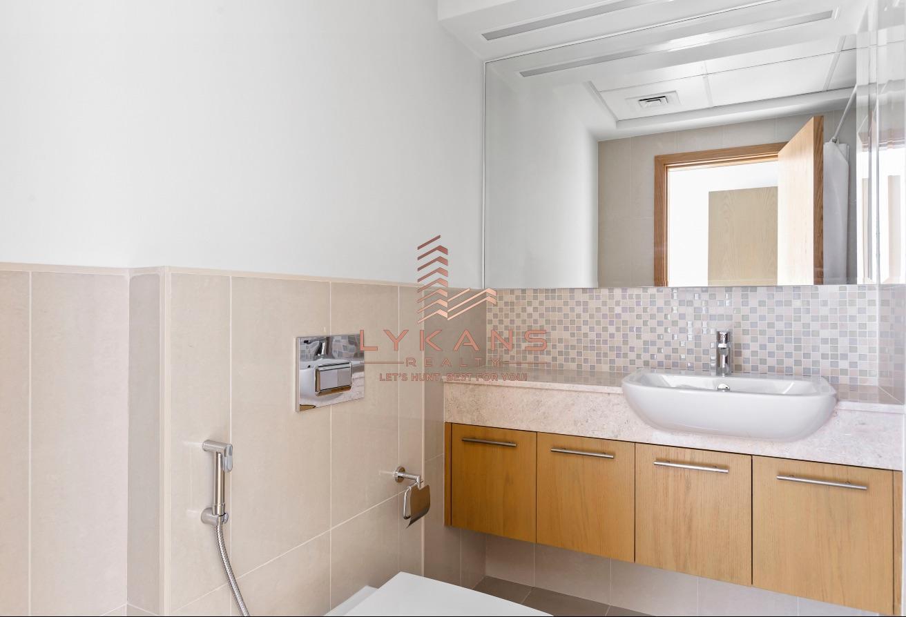 Modern Layout | Vacant | Canal View | Mid Floor photo 8