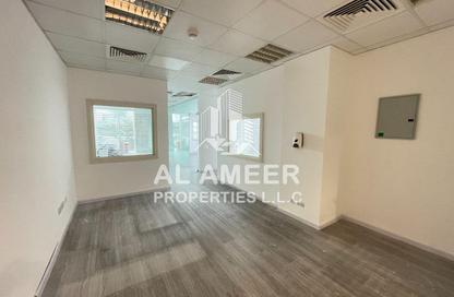 Office Space - Studio - 1 Bathroom for rent in Emaar Business Park Building 2 - Emaar Business Park - Sheikh Zayed Road - Dubai