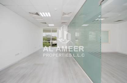 Office Space - Studio - 1 Bathroom for rent in Emaar Business Park Building 2 - Emaar Business Park - Sheikh Zayed Road - Dubai