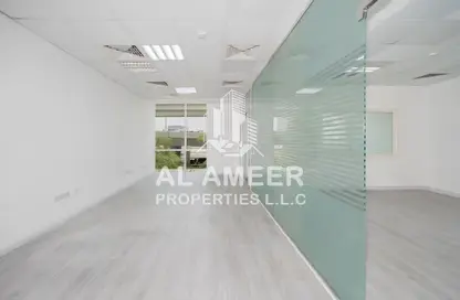 Office Space - Studio - 1 Bathroom for rent in Emaar Business Park Building 2 - Emaar Business Park - Sheikh Zayed Road - Dubai