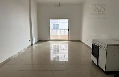 شقة - 2 غرف نوم - 3 حمامات للايجار في بناية اس بي ال 365 - البرشاء 1 - البرشاء - دبي