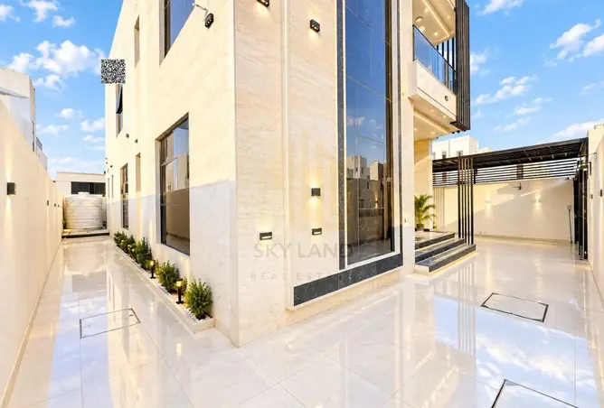 165050308 - Property Image 2
