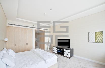 Apartment - Studio - 1 for rent in The Palm Tower - Palm Jumeirah - Dubai