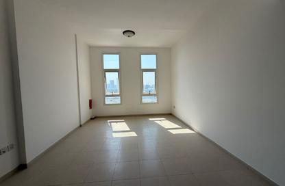 Apartment - Studio - 1 for rent in Silicon Gates 4 - Silicon Gates - Dubai Silicon Oasis - Dubai
