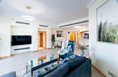 Apartment - 3 Bedrooms - 4 Bathrooms for rent in Al Nabat - Shoreline Apartments - Palm Jumeirah - Dubai