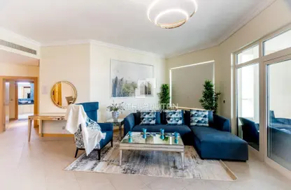 Apartment - 3 Bedrooms - 4 Bathrooms for rent in Al Nabat - Shoreline Apartments - Palm Jumeirah - Dubai