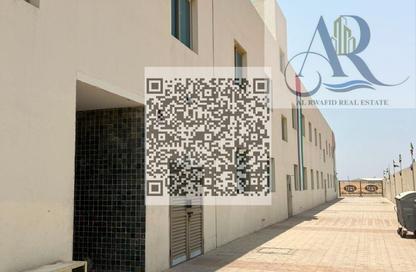 Labor Camp - Studio - 7+ Bathrooms for rent in Ali Mousa Building - Al Sajaa Industrial - Al Sajaa - Sharjah