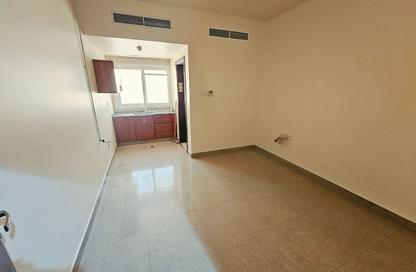 Apartment - Studio - 1 for rent in Fire Station Road - Muwaileh - Sharjah