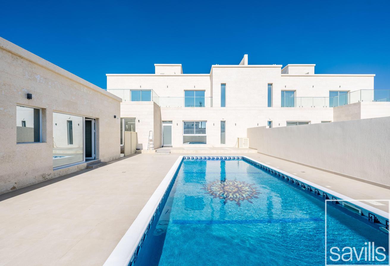 Private Pool and Private Garden | Modern Layout photo 7