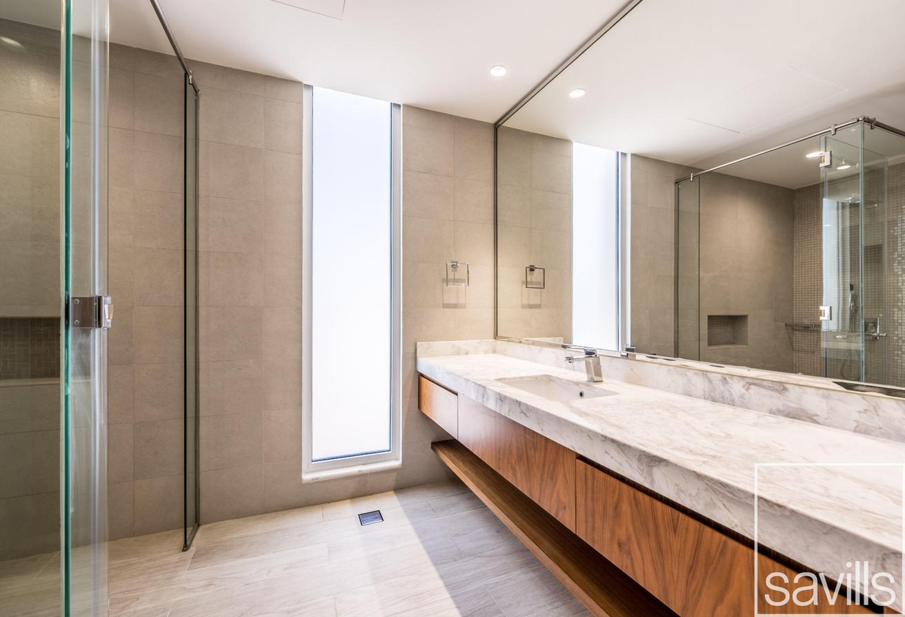 Private Pool and Private Garden | Modern Layout photo 10