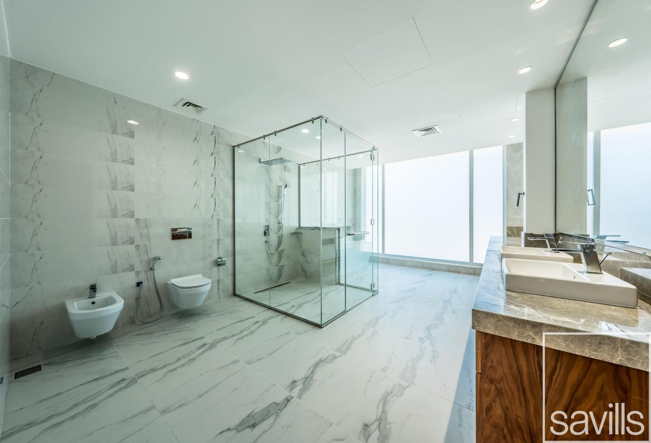 Private Pool and Private Garden | Modern Layout photo 12