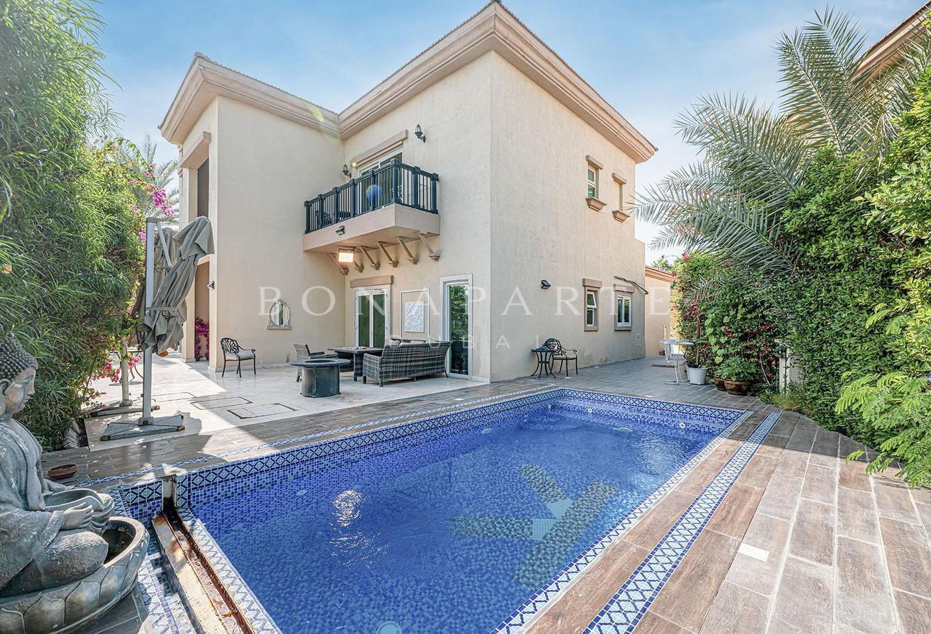 Lake View | Furnished | Upgraded photo 2
