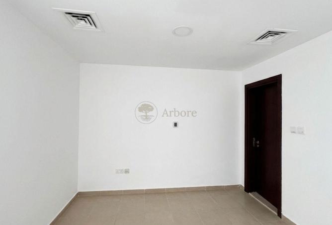 100433109 - Property Image 2